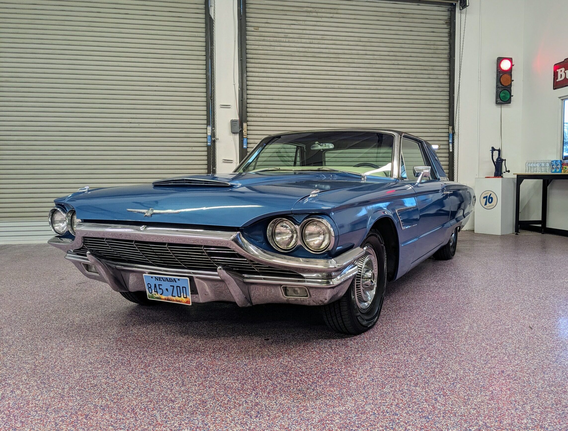 1965 Ford Thunderbird - American Classic Adventures